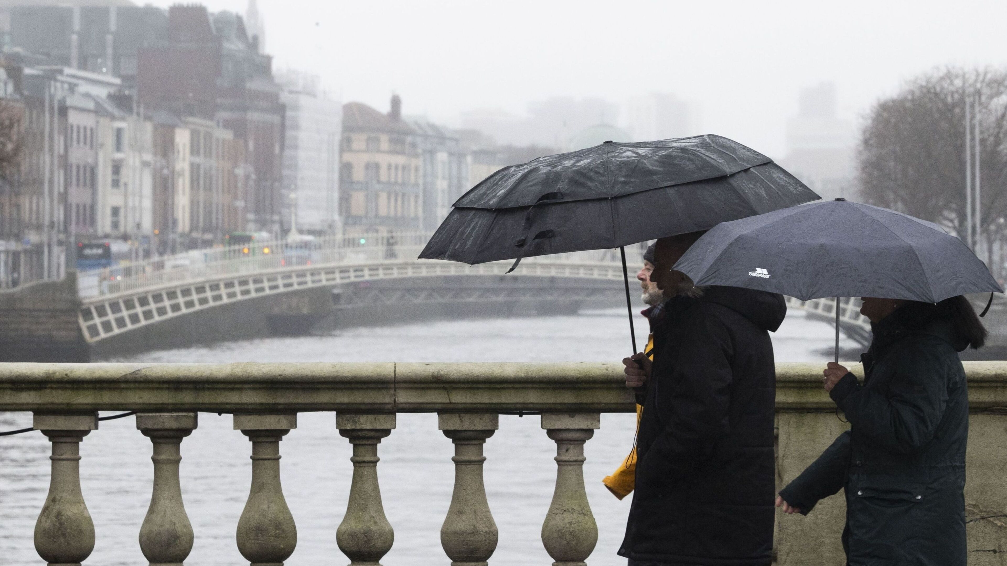 Wet weather to give way to warmer weekend with temperatures up to 23C - Met Éireann